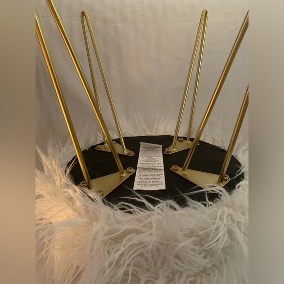NWT Ashland Fux Fur 4 Legged Stool Gold Colored with White Fur Top - Picture 3 of 13